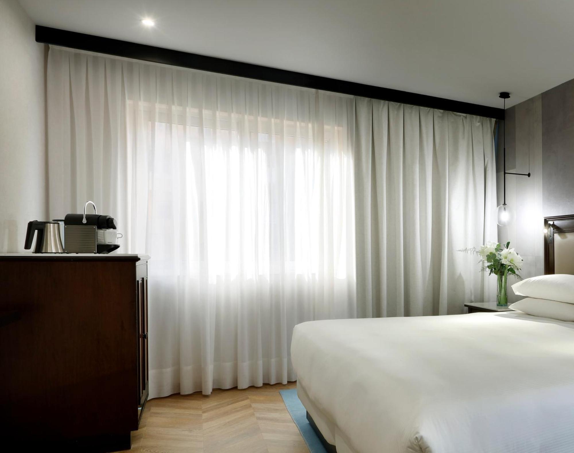 Hyatt Regency Hesperia Madrid Otel Oda fotoğraf