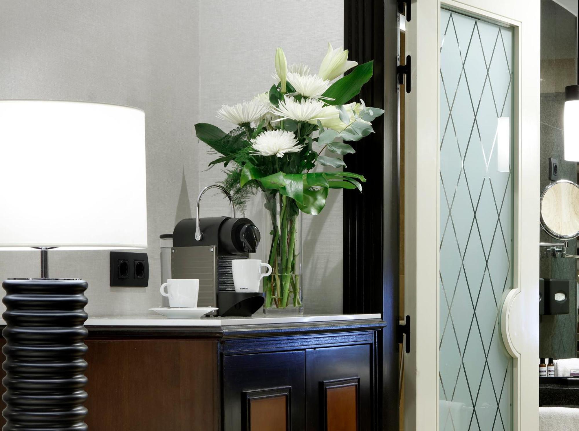 Hyatt Regency Hesperia Madrid Otel Oda fotoğraf